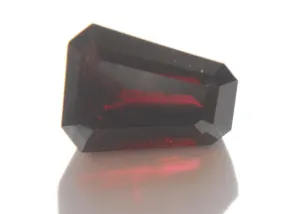 11.42 CTS. CUSTOM CUT COFFIN CUT RED/PURPLE