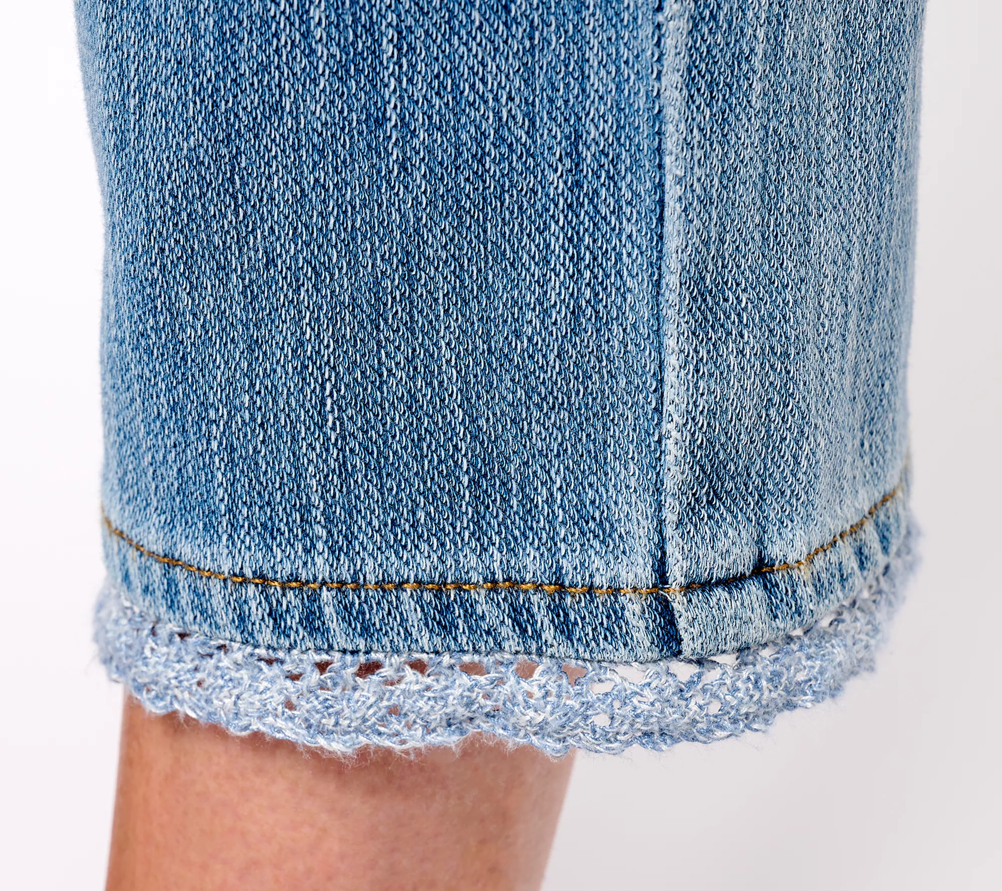 "As Is" Isaac Mizrahi Live Knit Denim Regular Pull On Jeans