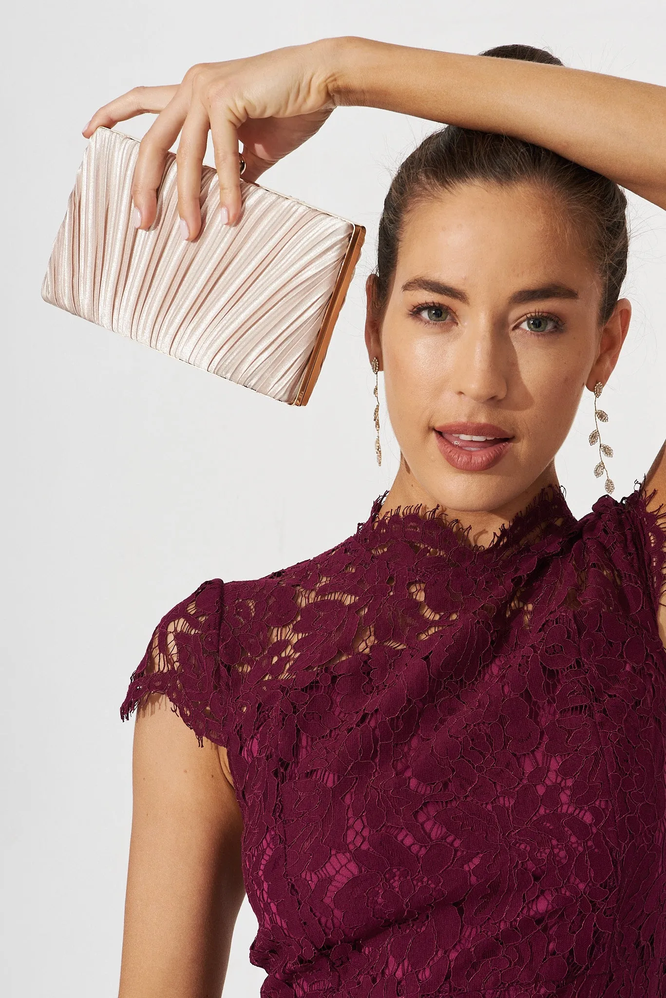 Amina Clutch Bag In Gold