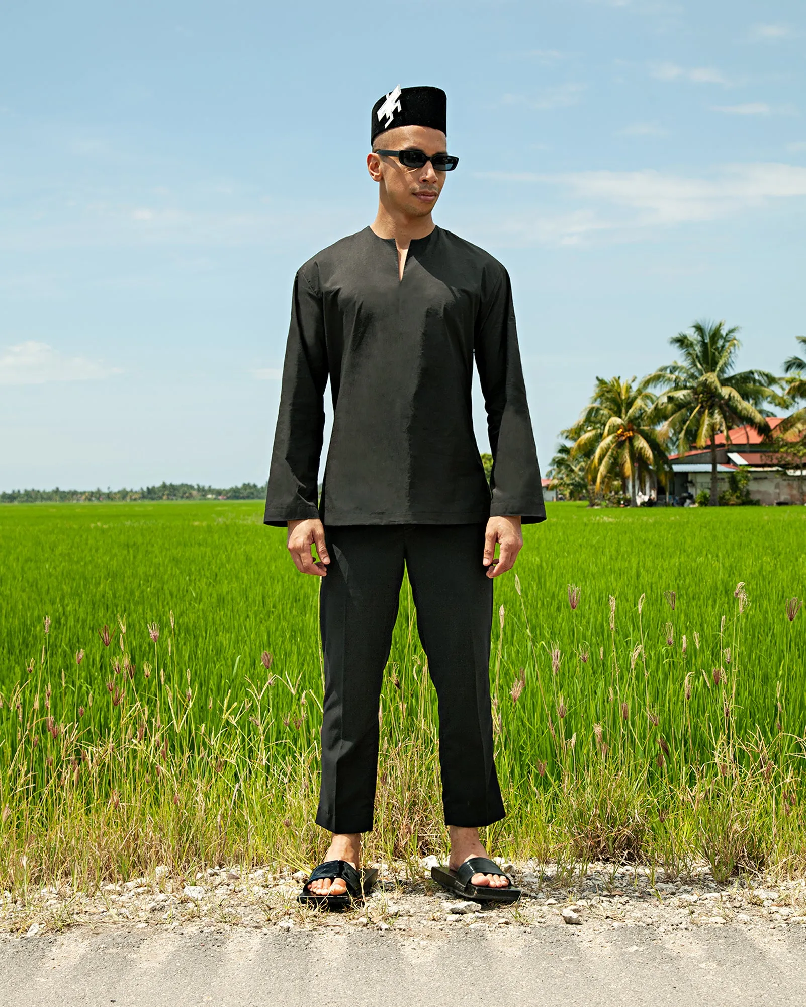 Baju Atas Kurus (Black)