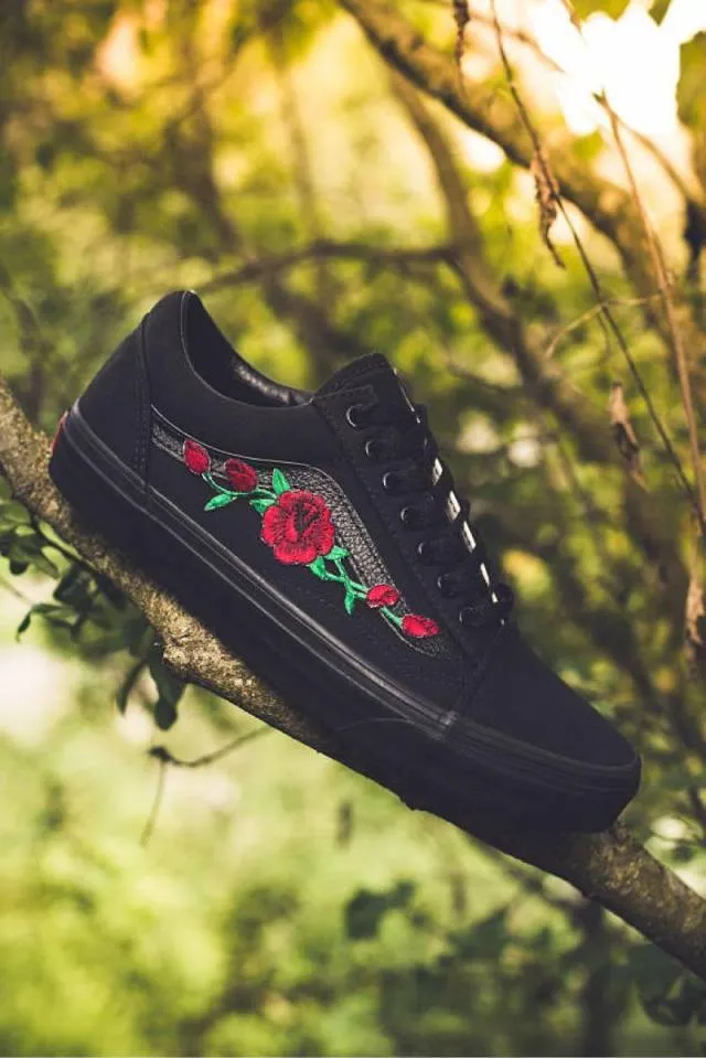 Black vans old skool rose patch embroidered