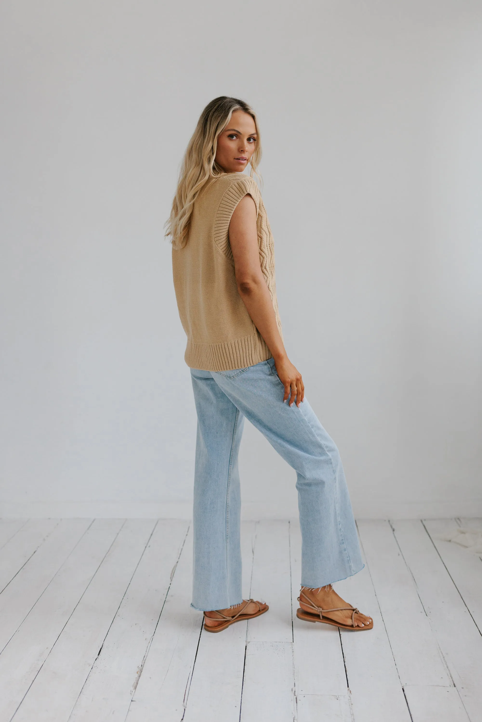 Bloom Vest - Camel