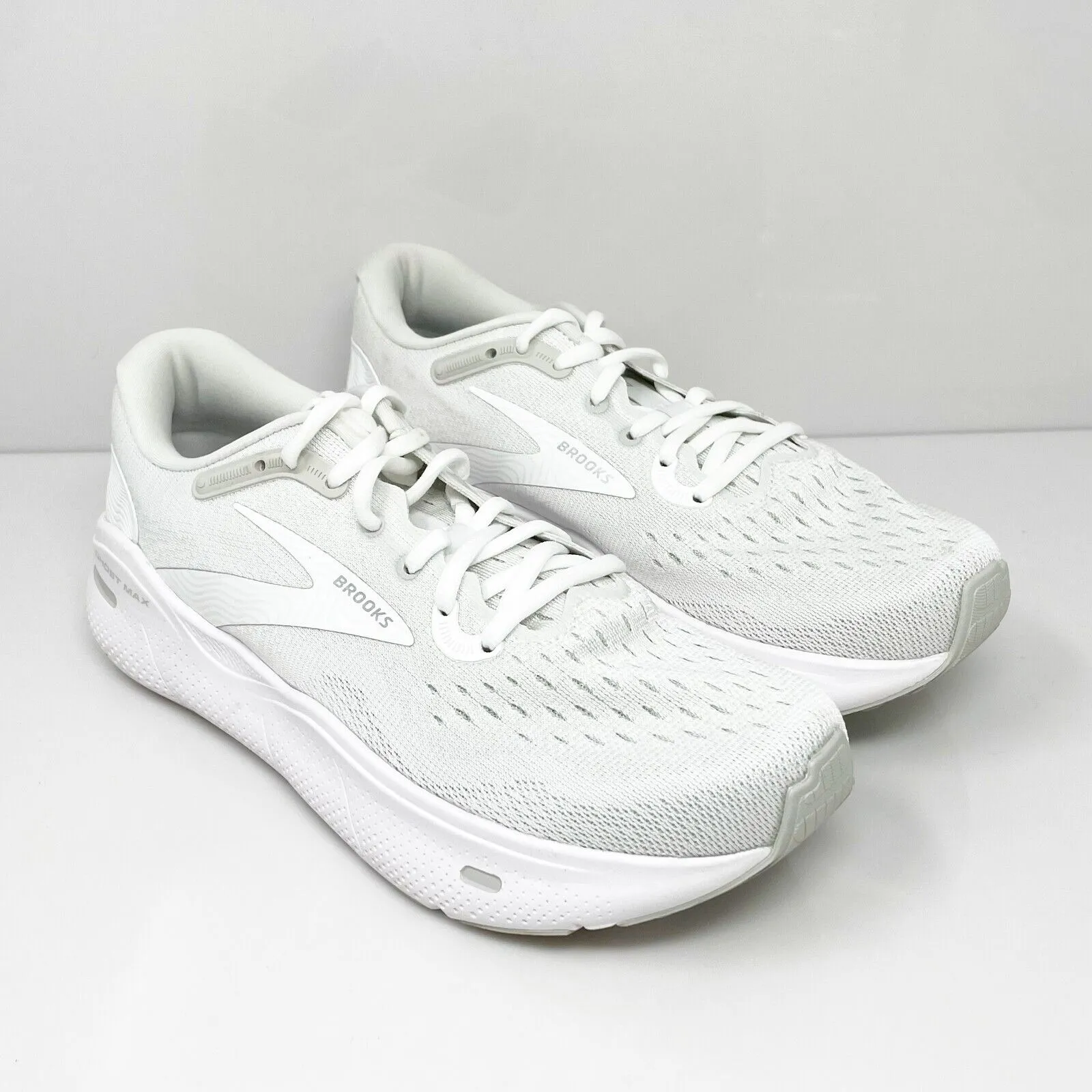 Brooks Womens Ghost Max 1203951B124 White Running Shoes Sneakers Size 9 B