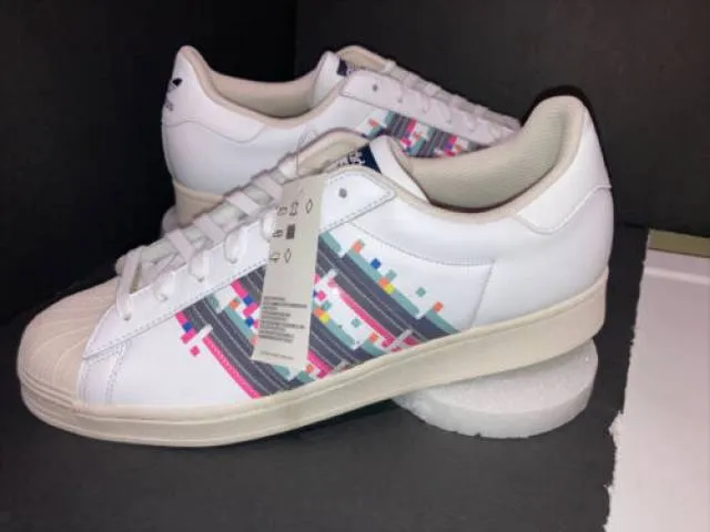 Dead stock in original box  adidas superstar 