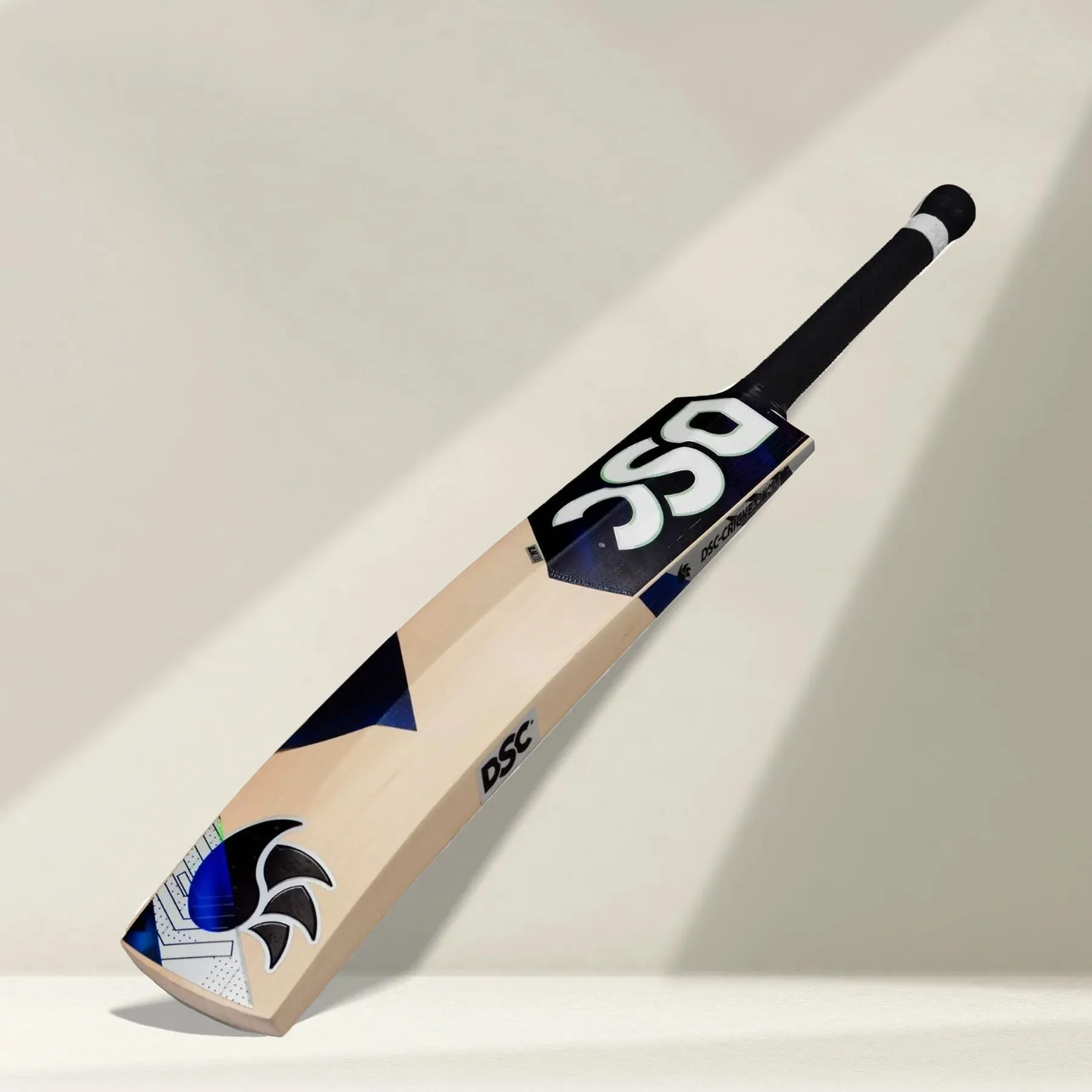 DSC BLAK 200 English Willow Cricket Bat -SH