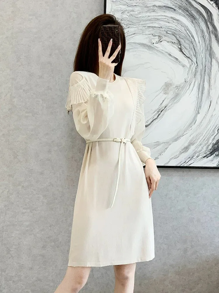 French niche design knitted dress 2023 early autumn new women's style temperament waist slimming sweater skirt