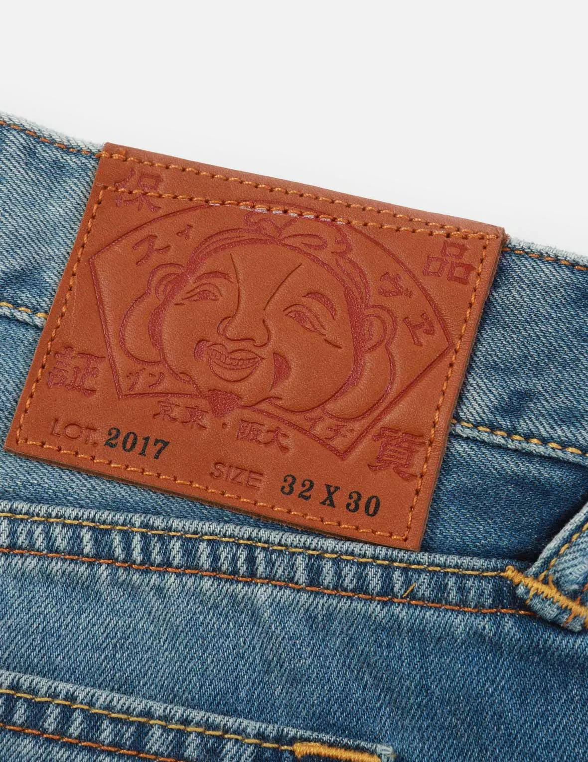 Graffiti Daruma Print Carrot-Fit Jeans #2017