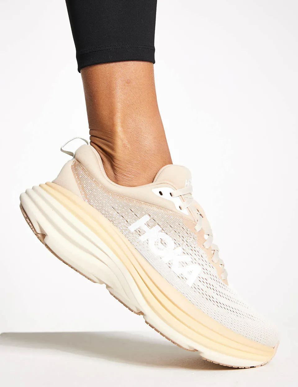 HOKA Bondi 8 - Shifting Sand/Eggnog
