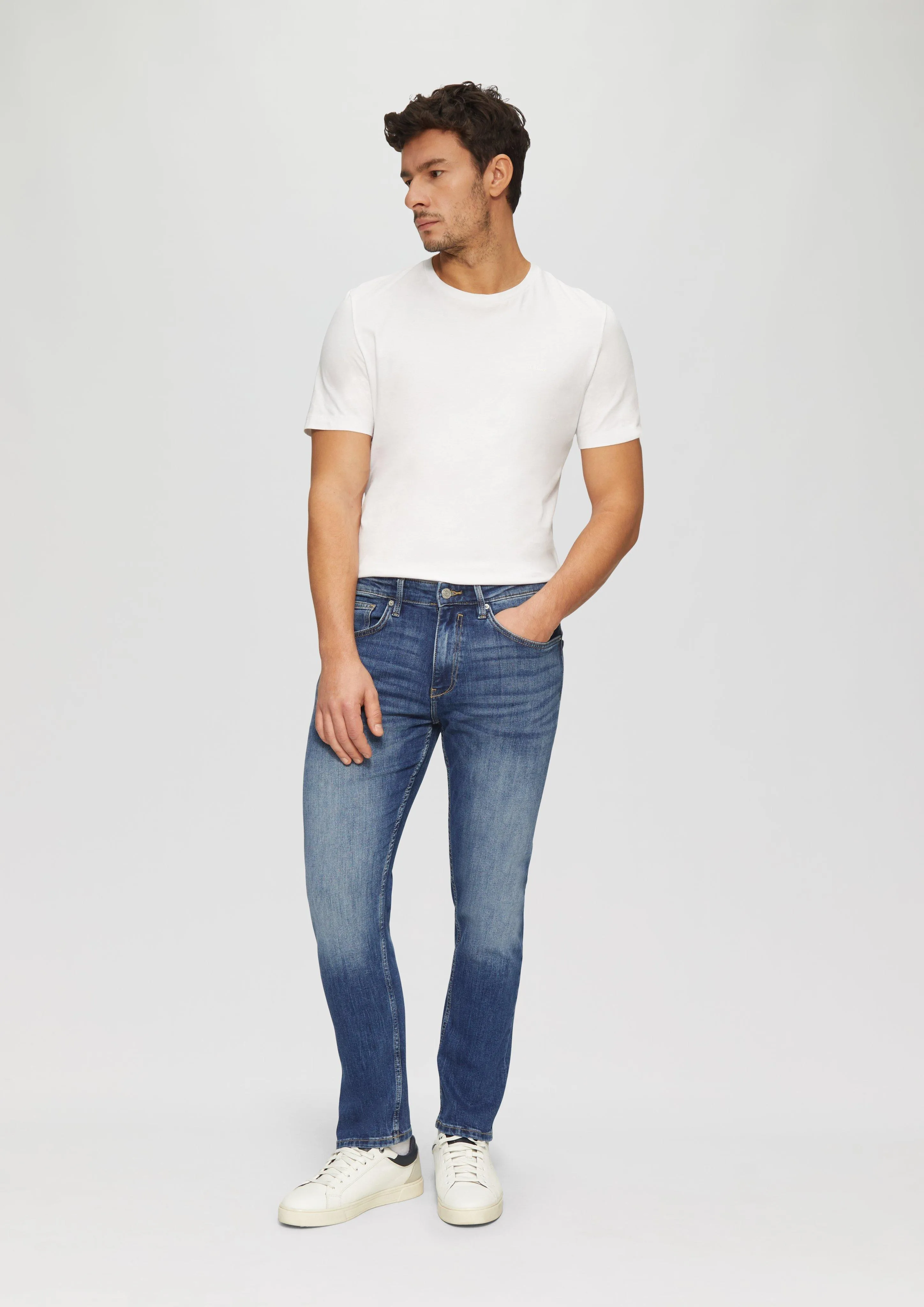 jeans with an elasticated waistband