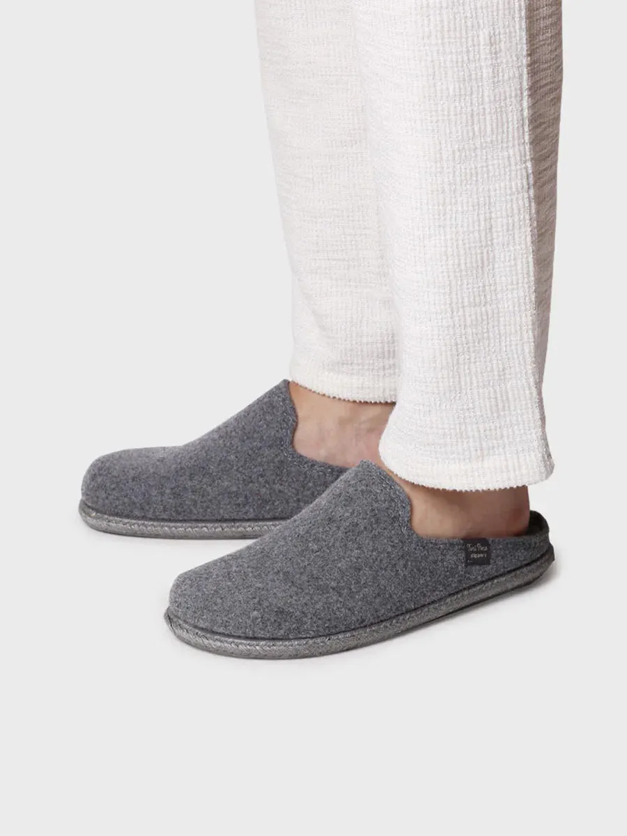 Men's Slippers made from Recycled Wool in Grey - TOMAS-RW