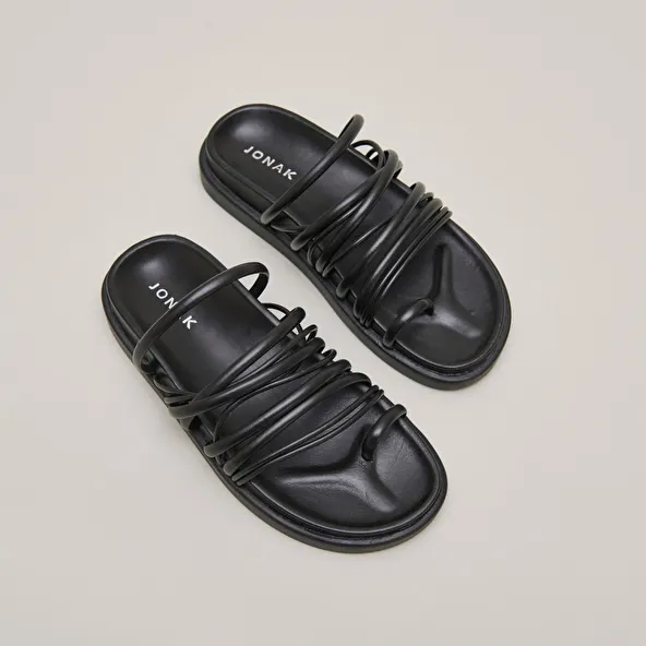 Multi-strap sandals in black leather