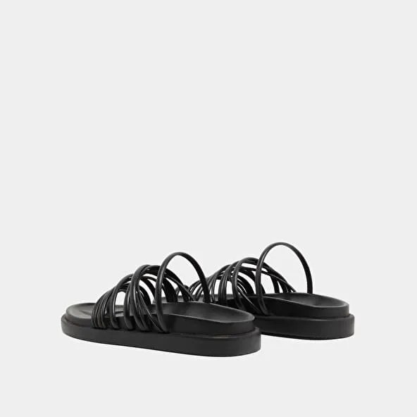 Multi-strap sandals in black leather