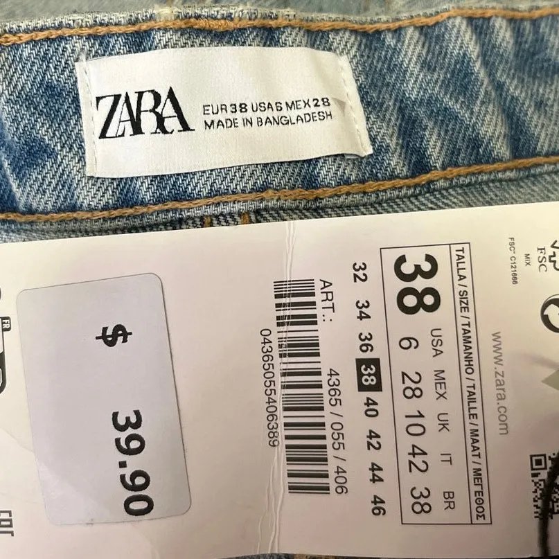 NEW Zara High Waist Distressed Frayed Raw Hem Medium Wash Denim Jeans Shorts 6