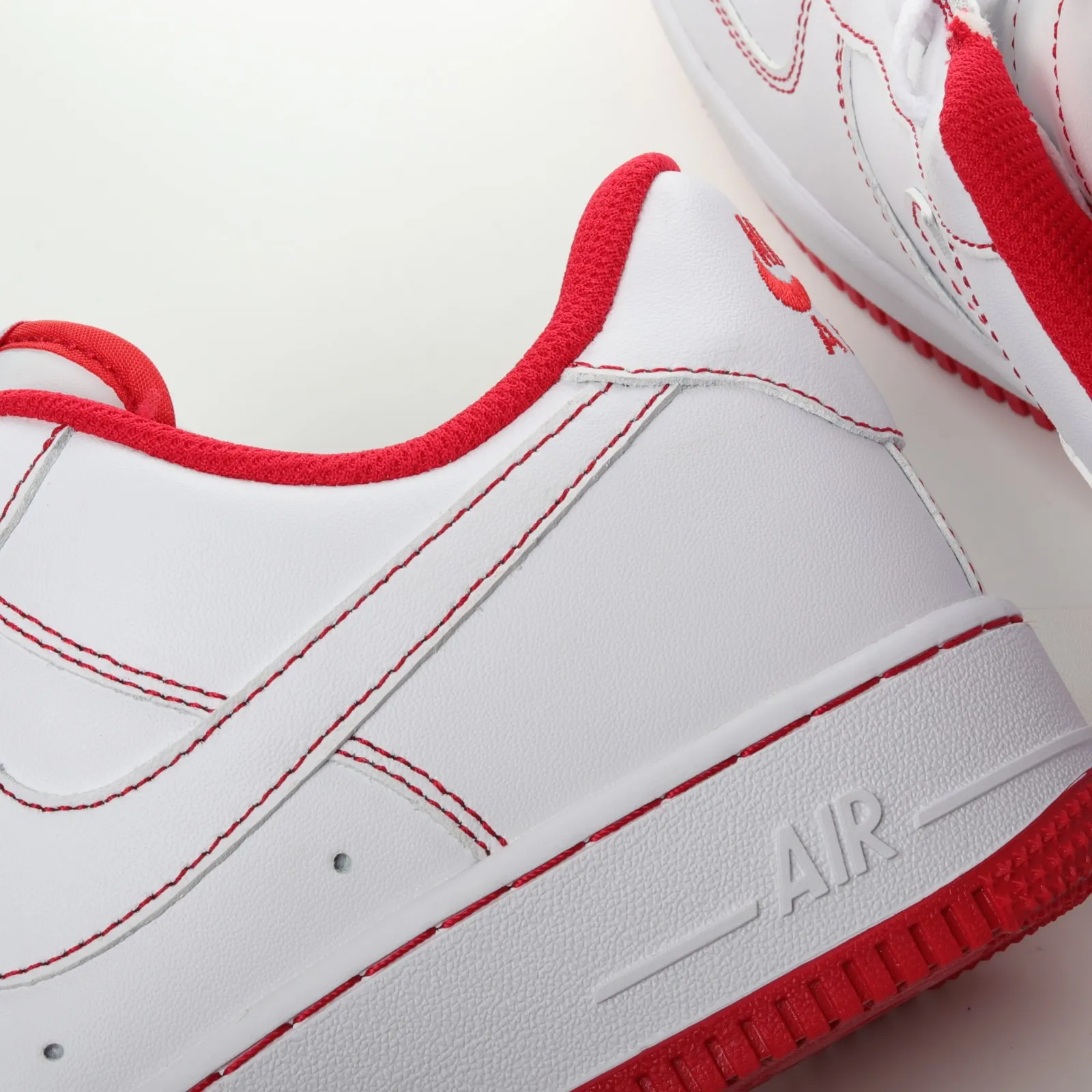 Nike Air Force 1 Low White University Red CT7724-106
