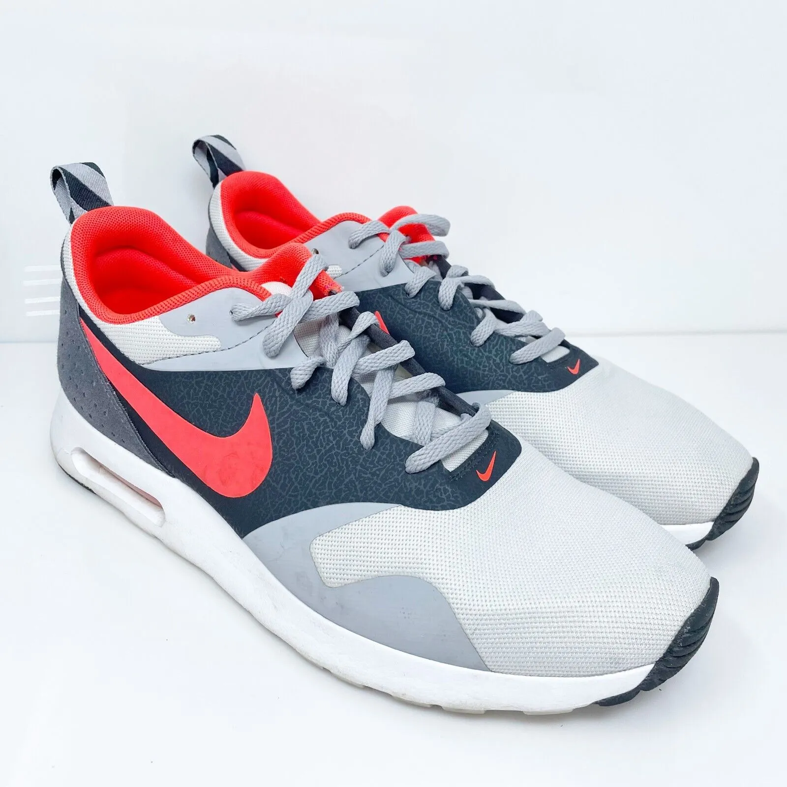 Nike Mens Air Max Tavas 705149-002 Gray Running Shoes Sneakers Size 9.5