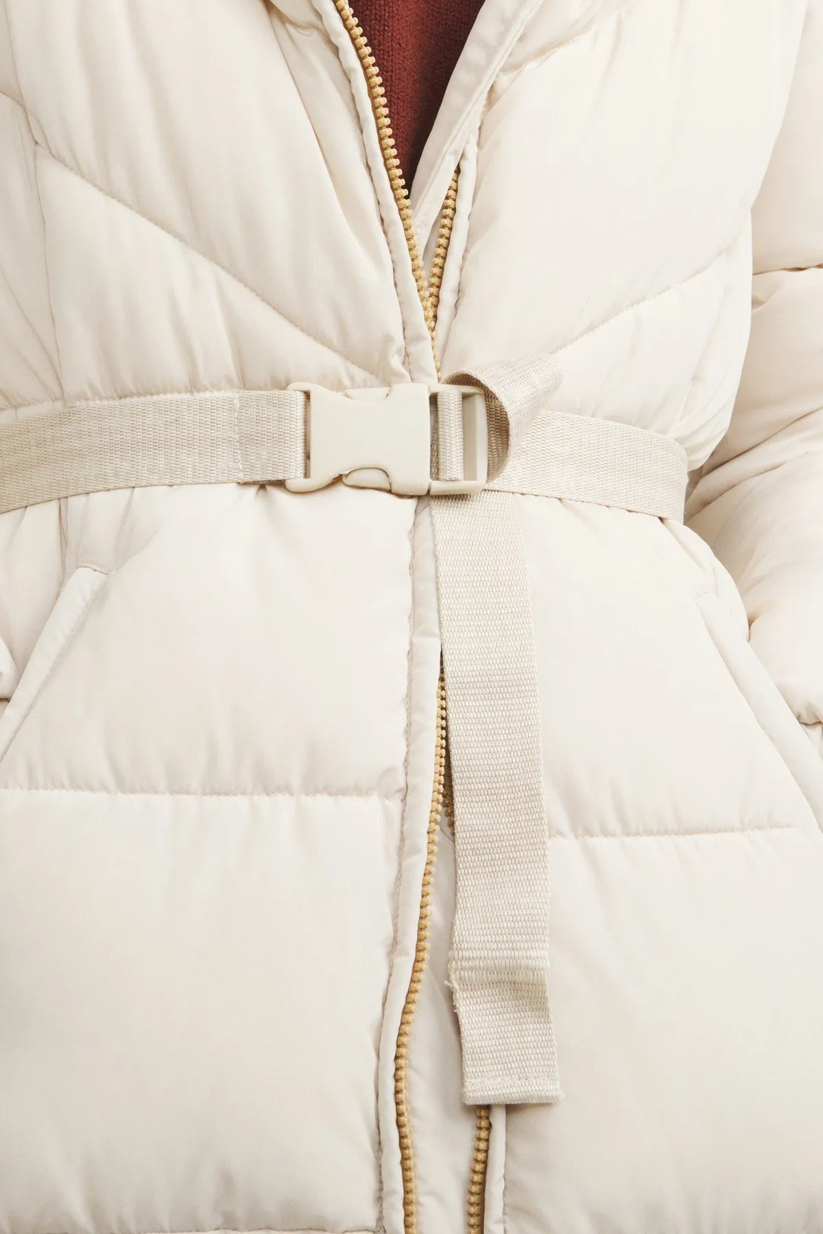 Puffer jacket with belt