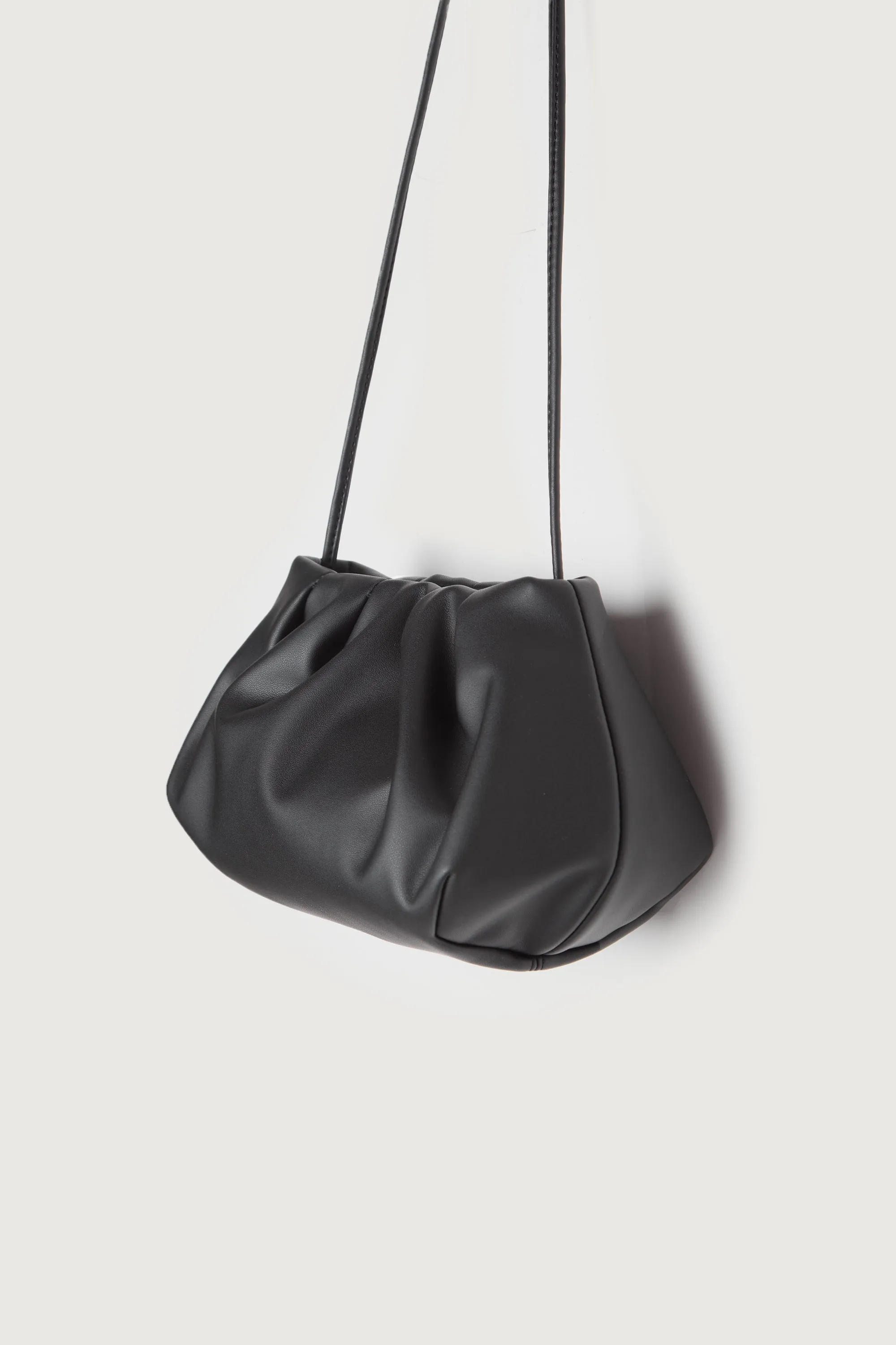 SCRUNCH TOP CLUTCH