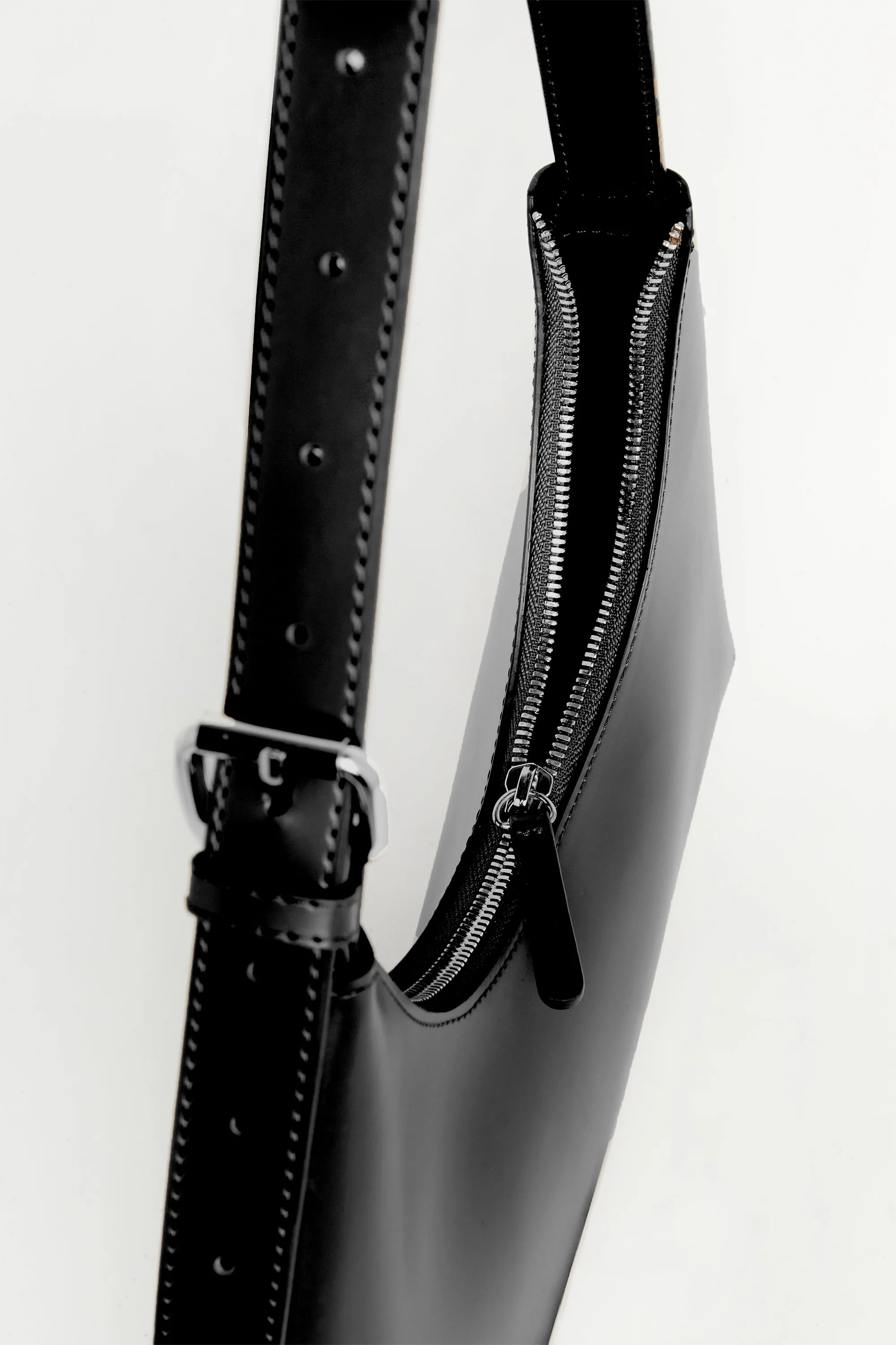 SMALL ROUNDED SHOULDER BAG