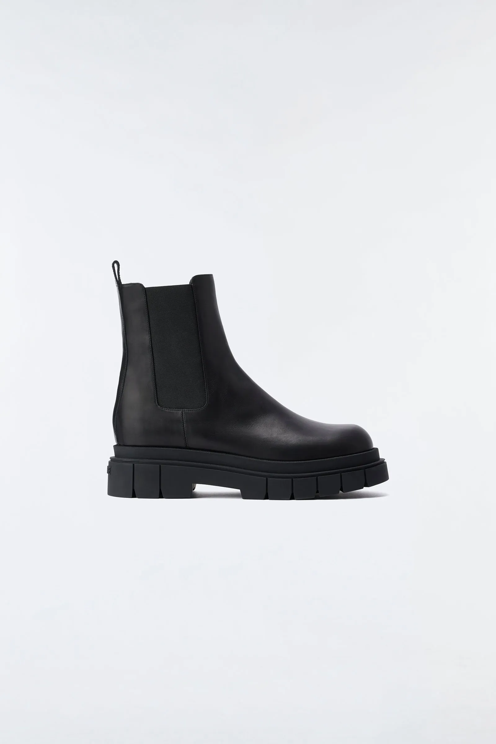 STORM unlined lug sole (R) Leather Chelsea boot for men