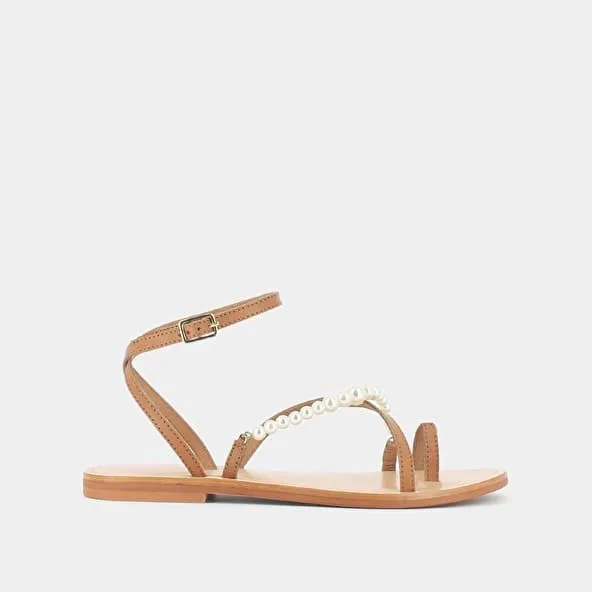 Strappy and beaded sandals in camel leather