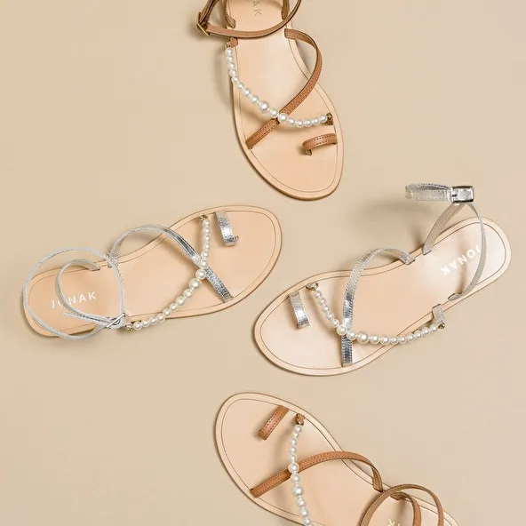 Strappy and beaded sandals in camel leather