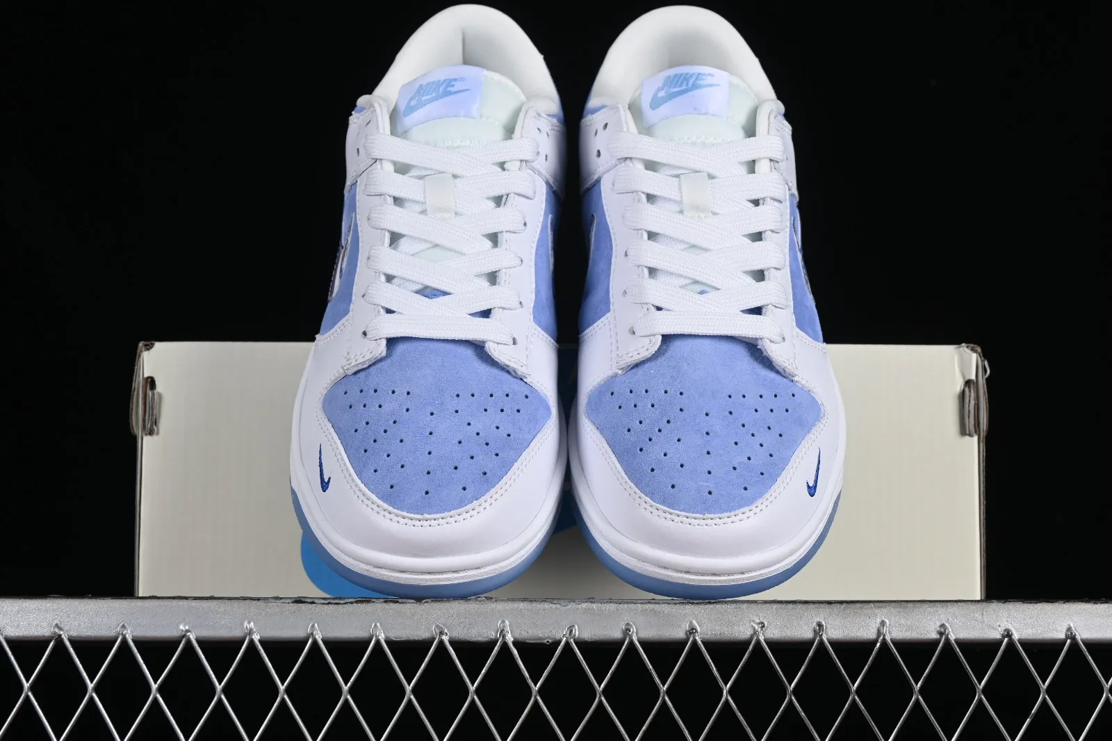 Supreme x Nike SB Dunk Low White Royal Blue JH8039-936