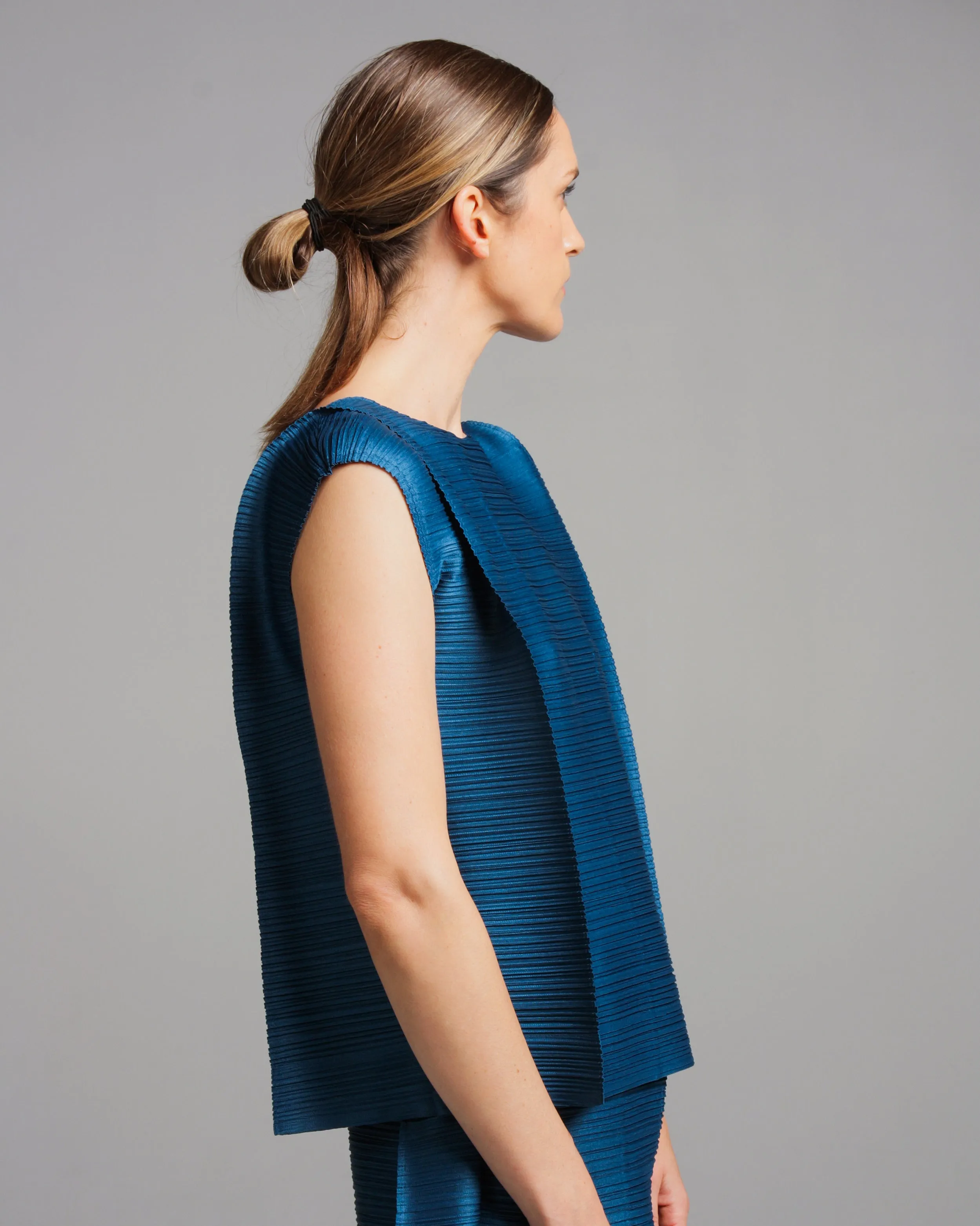 Teal Horizontal Pleat Sleeveless Top