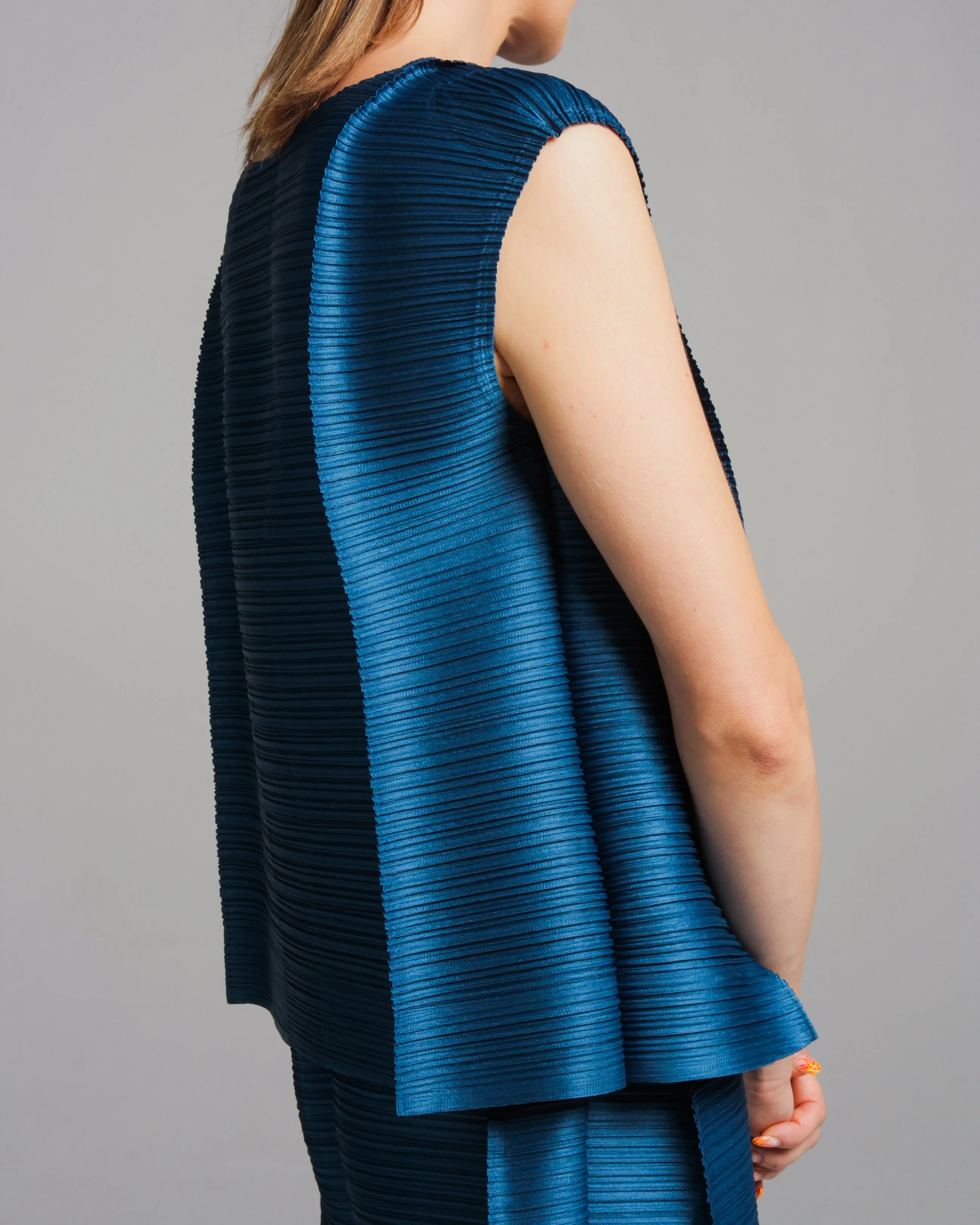 Teal Horizontal Pleat Sleeveless Top