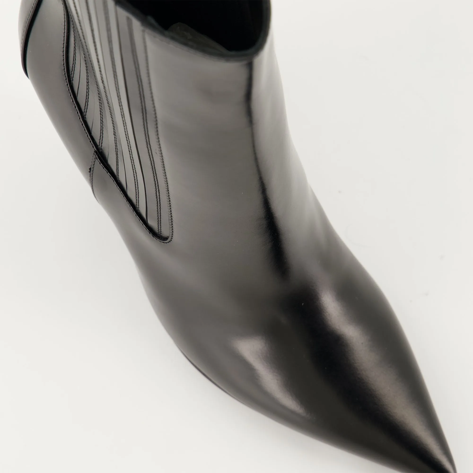 VLogo Leather Ankle Boots