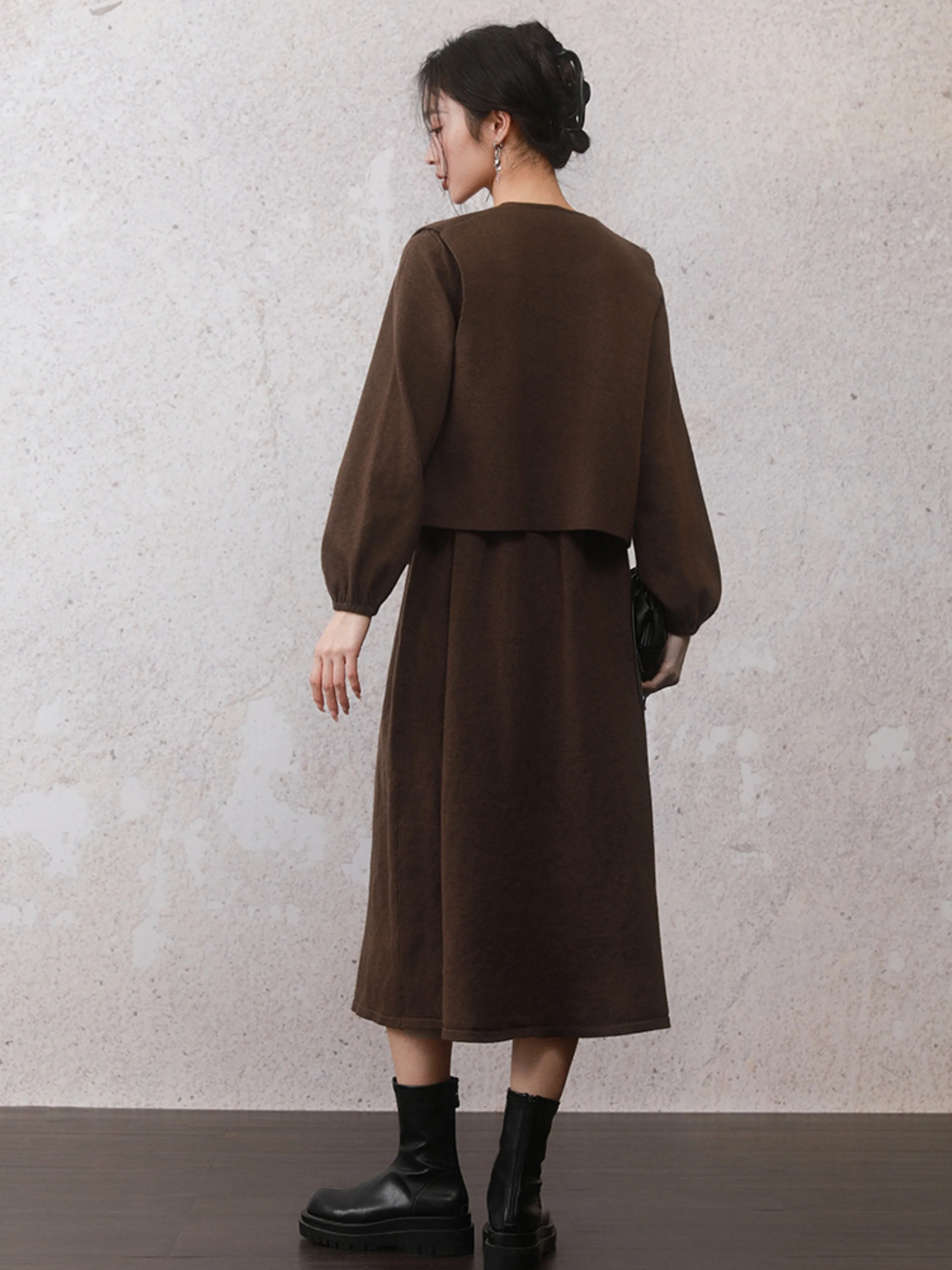 Waist Ribbon Mid-Length Knitted Dress & Short Vest Set-up